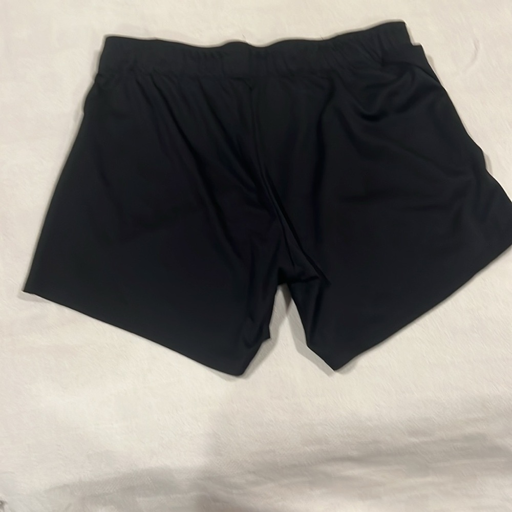 Nike dri fit  black shorts - Picture 2 of 4